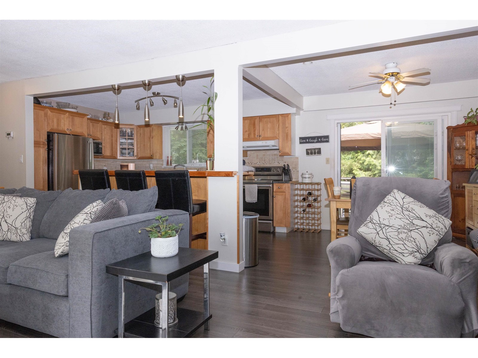 Photo 18 of 19649 41 A Avenue, Langley BC