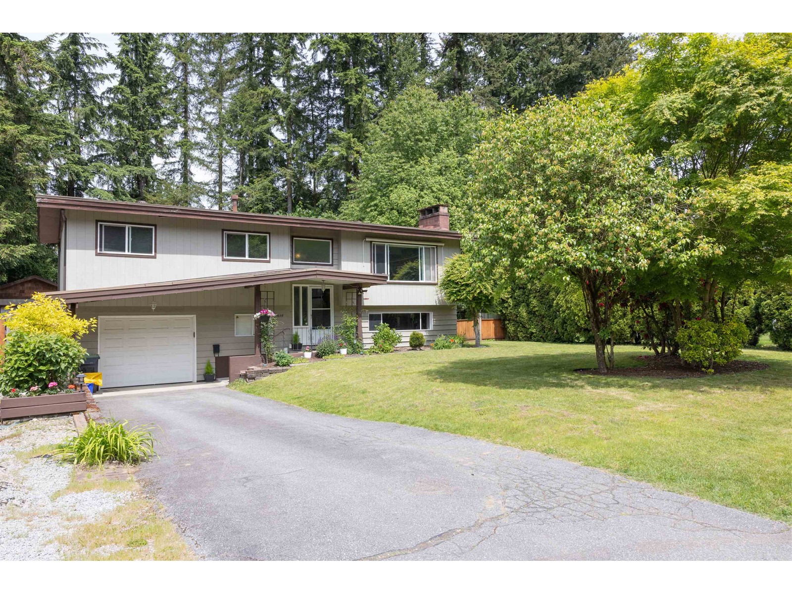 Photo 1 of 19649 41 A Avenue, Langley BC