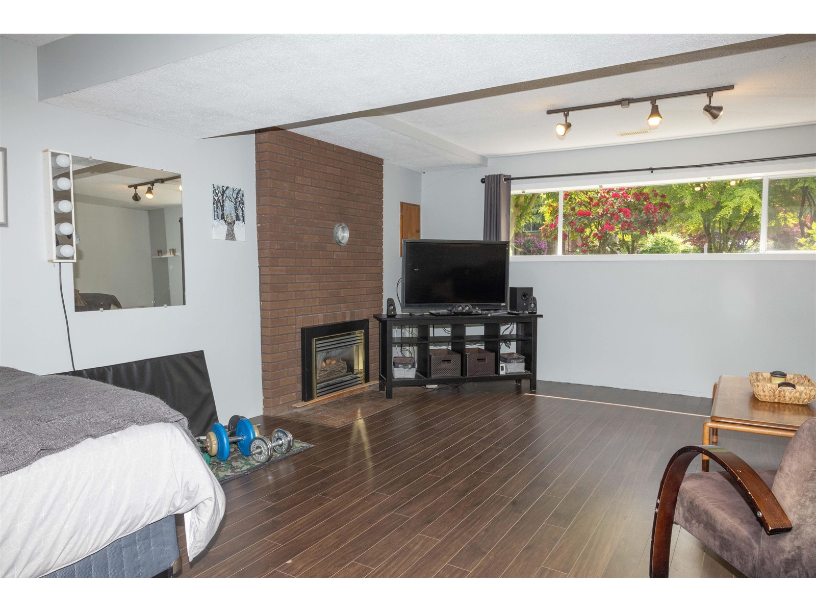 Photo 33 of 19649 41 A Avenue, Langley BC
