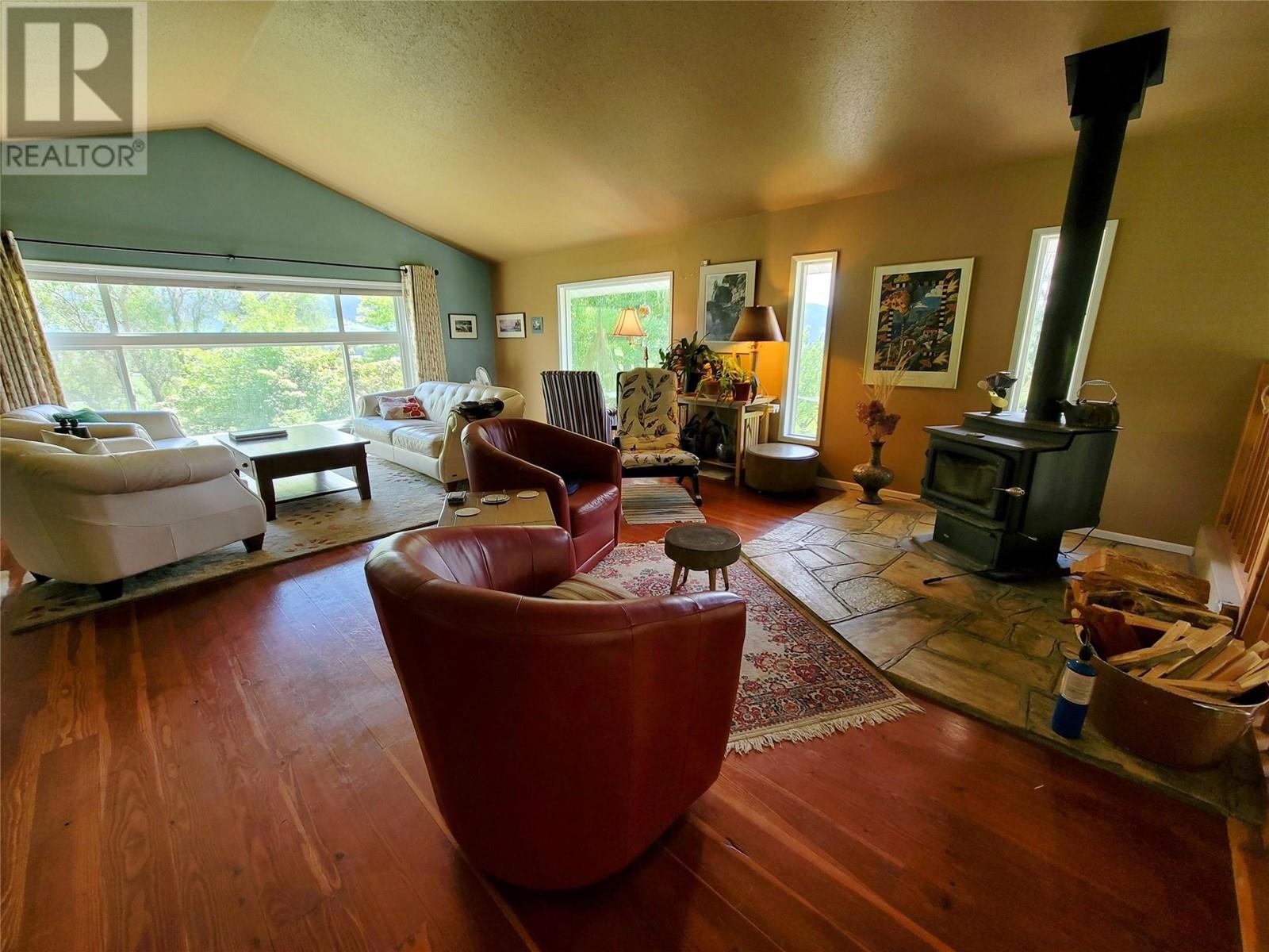 5855 Spencer Road, Grand Forks