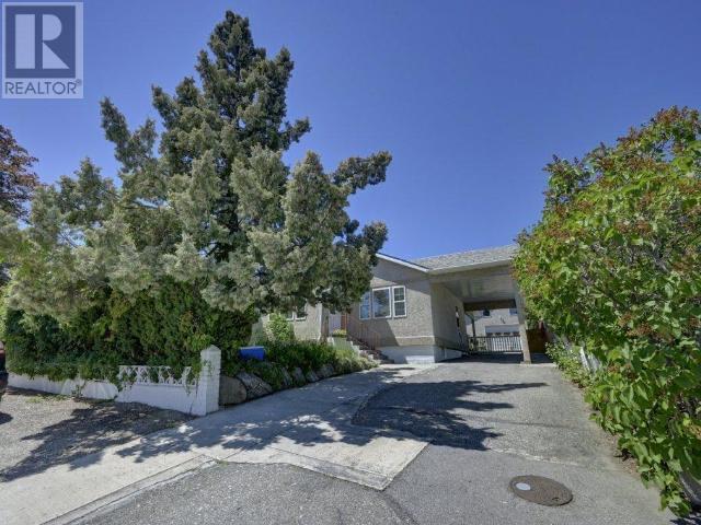 6476 KOOTENAY Street, Oliver