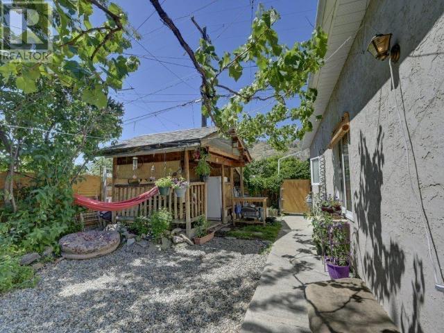 6476 KOOTENAY Street, Oliver