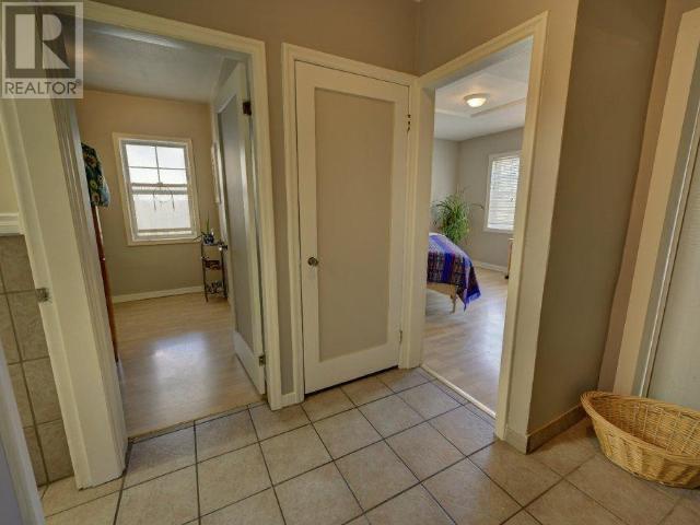 6476 KOOTENAY Street, Oliver