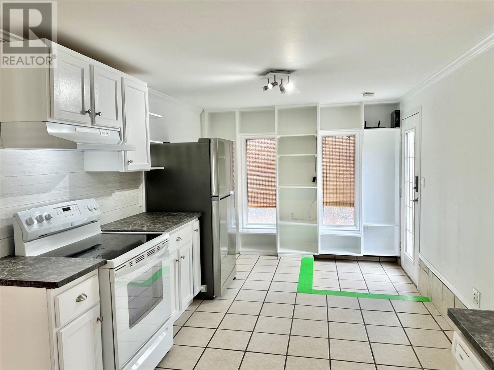 6476 KOOTENAY Street, Oliver
