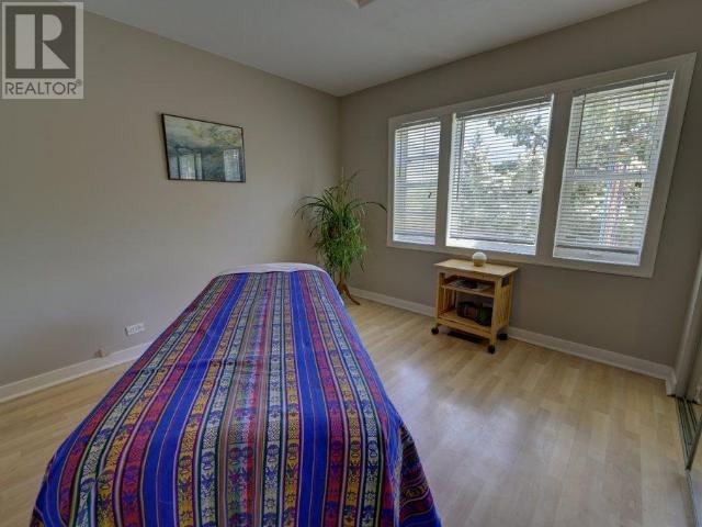 6476 KOOTENAY Street, Oliver