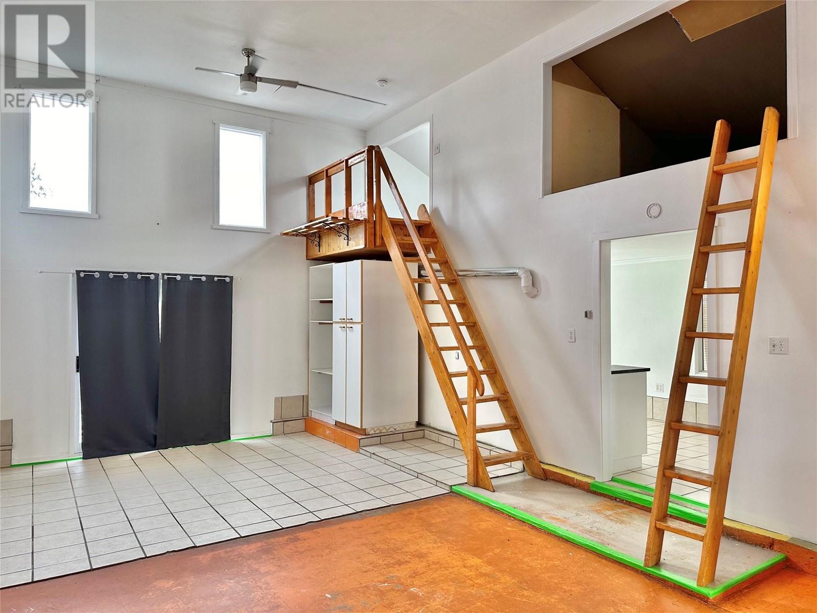 6476 KOOTENAY Street, Oliver