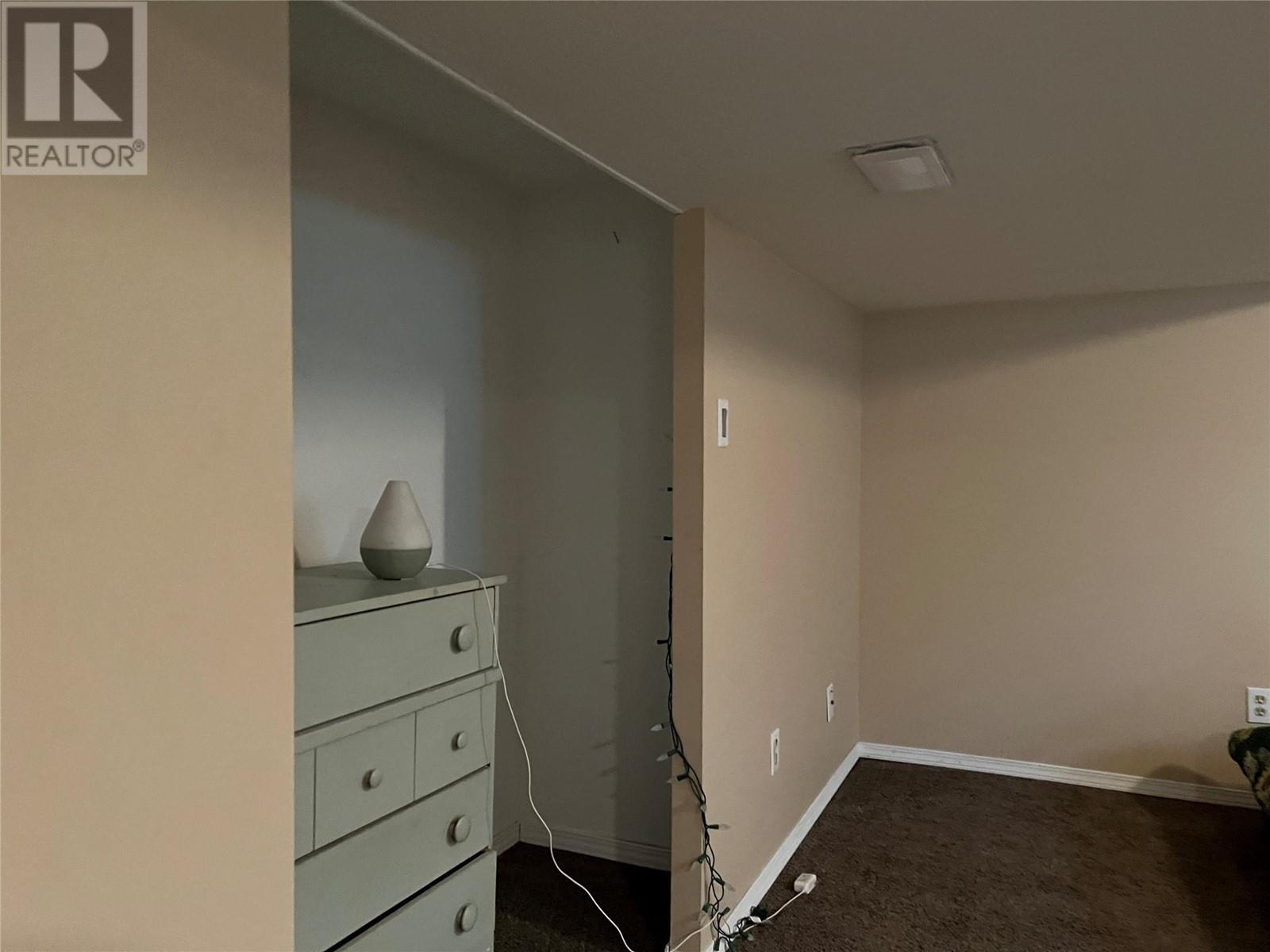 6476 KOOTENAY Street, Oliver