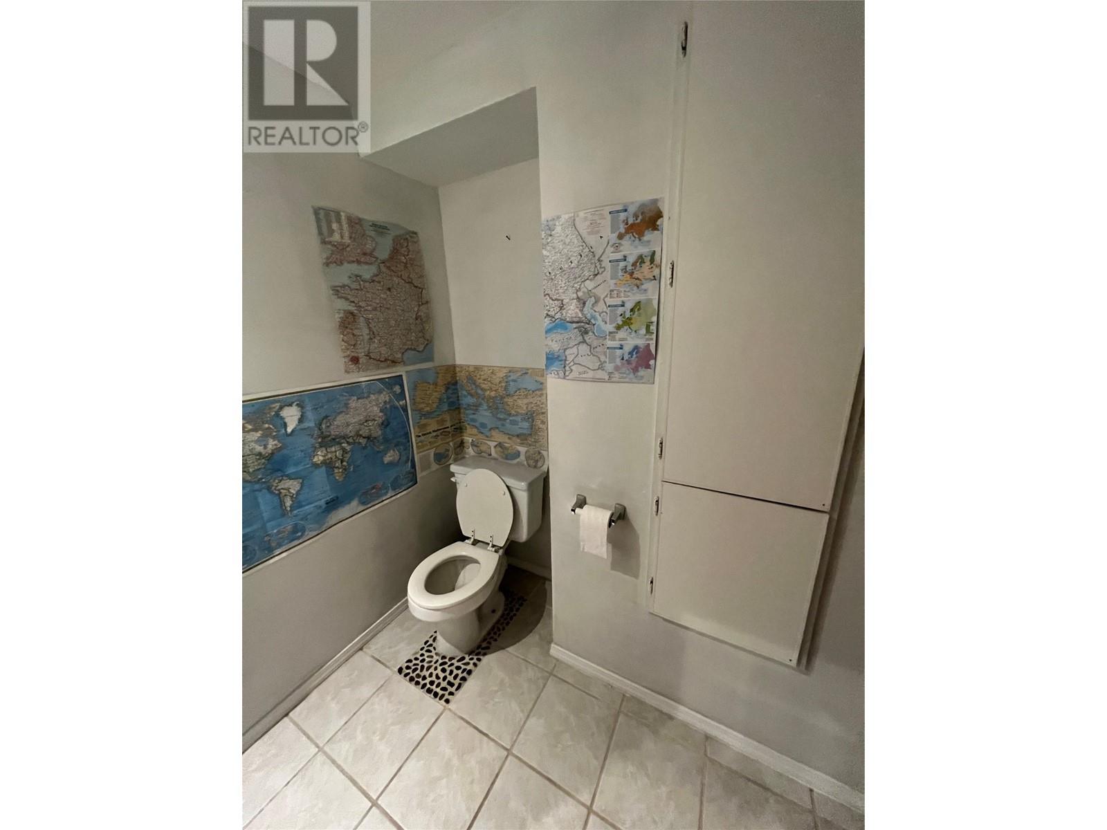 6476 KOOTENAY Street, Oliver