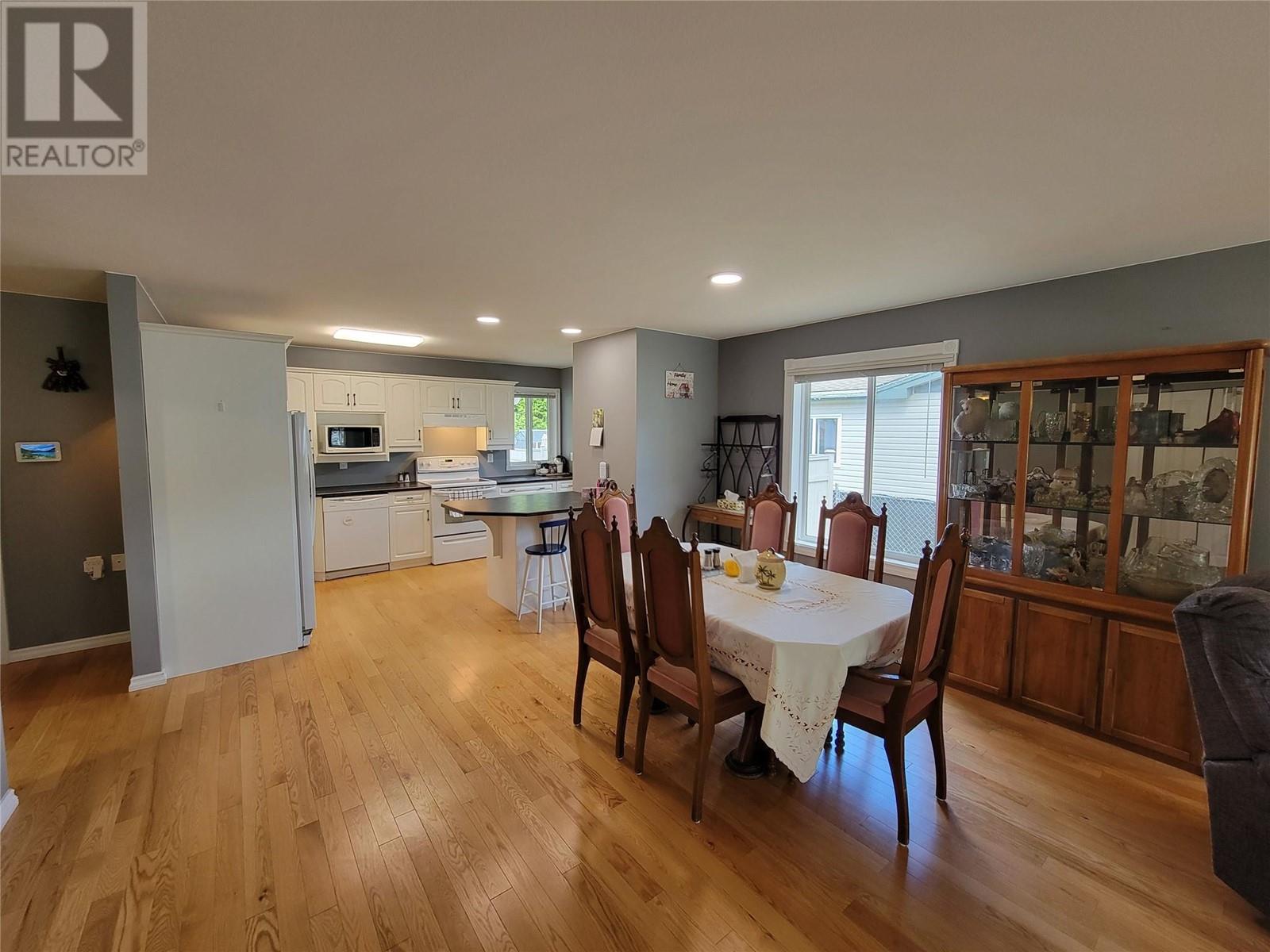 602 10TH AVENUE - 13