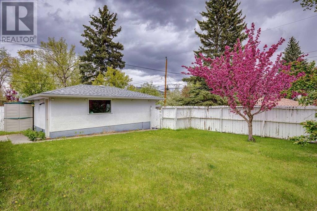 Single Family House Bungalow for Sale in  Wedgewood Drive SW Wildwood Calgary 