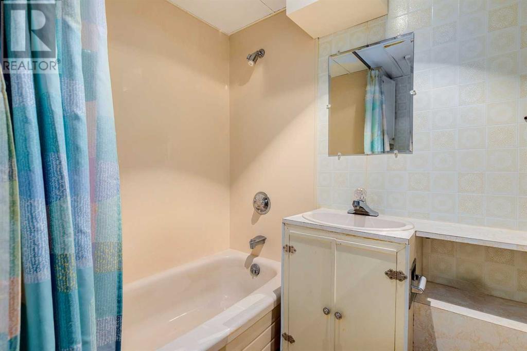 Single Family House Bungalow for Sale in  Wedgewood Drive SW Wildwood Calgary 