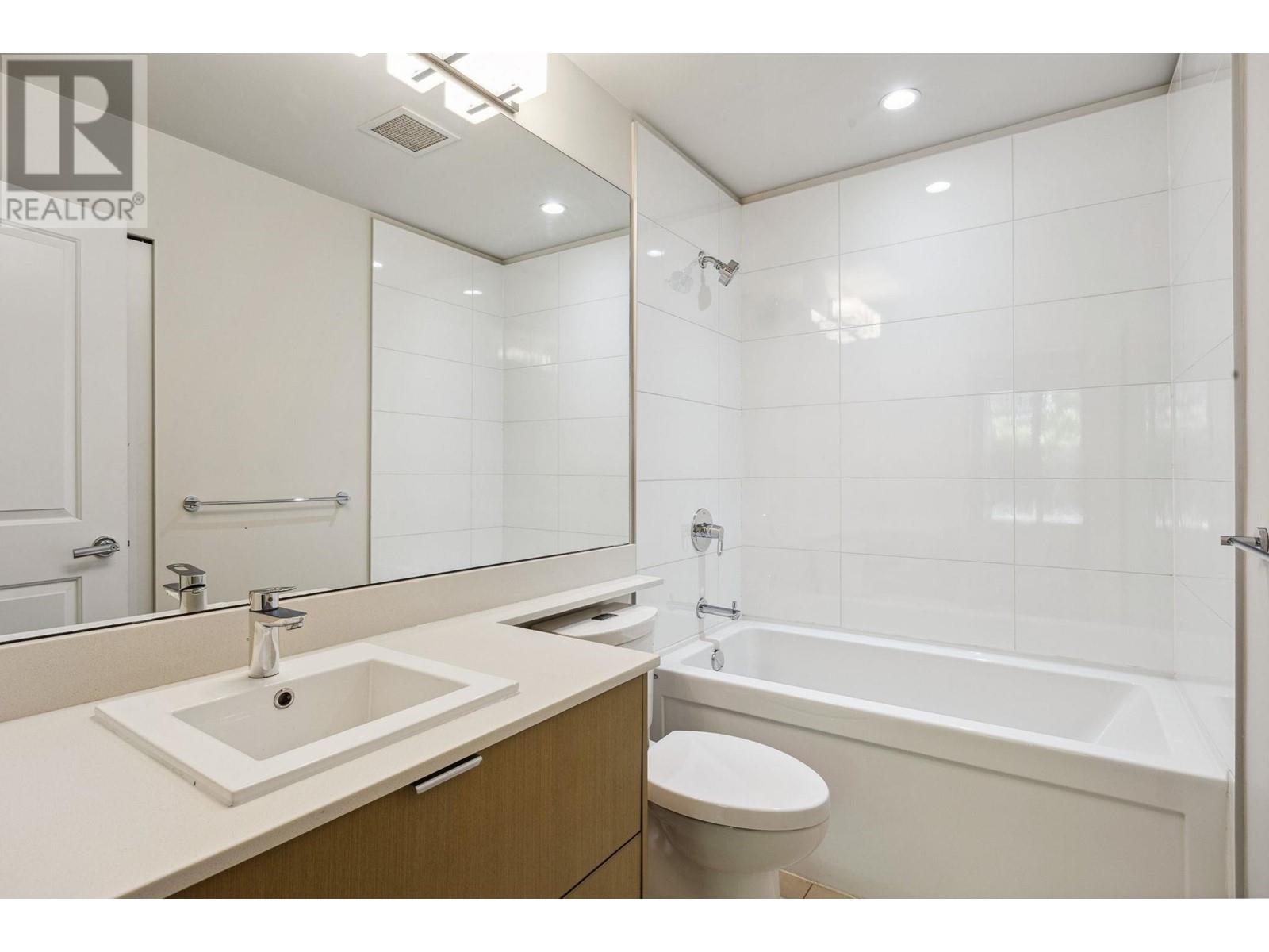 111 255 W 1ST STREET, North Vancouver real estate listing R3007947