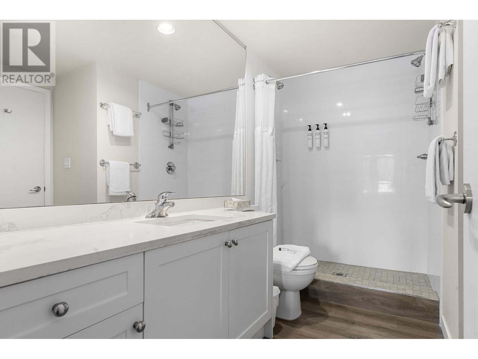 204 WEEK 6-4338 MAIN STREET, Whistler