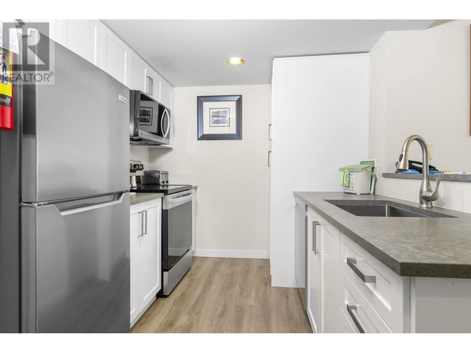 204 WEEK 6-4338 MAIN STREET, Whistler