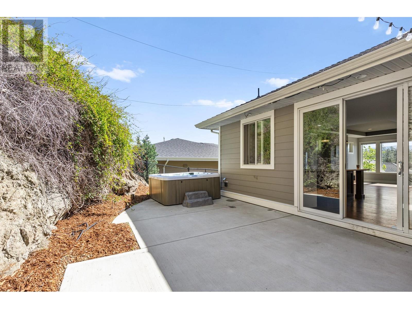  272 Upper Canyon Drive North, Kelowna