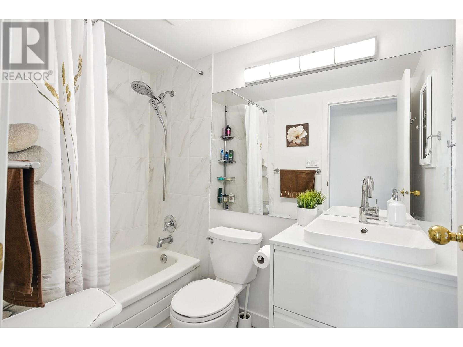 Photo 22 of 303 7700 Gilbert Road, Richmond BC