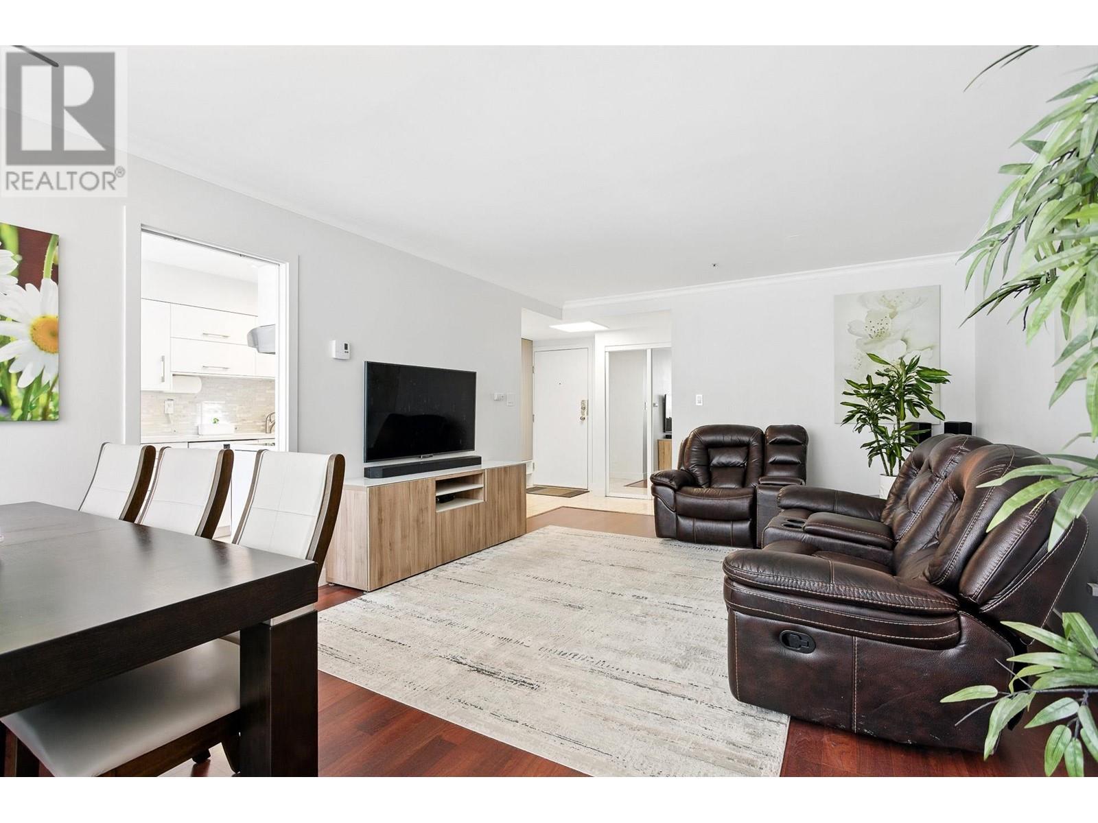 Photo 23 of 303 7700 Gilbert Road, Richmond BC