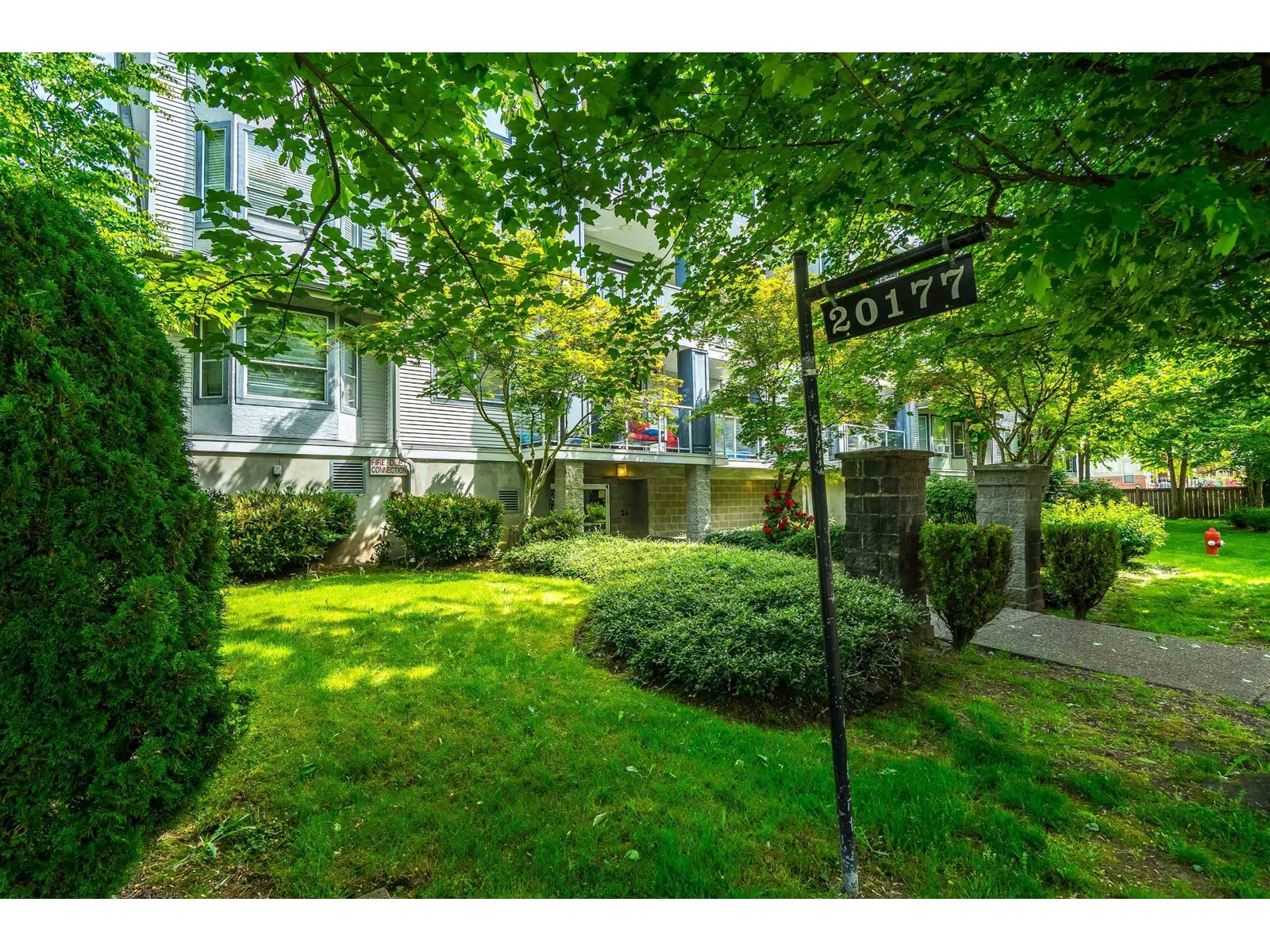 210 20177 54A AVENUE, Langley