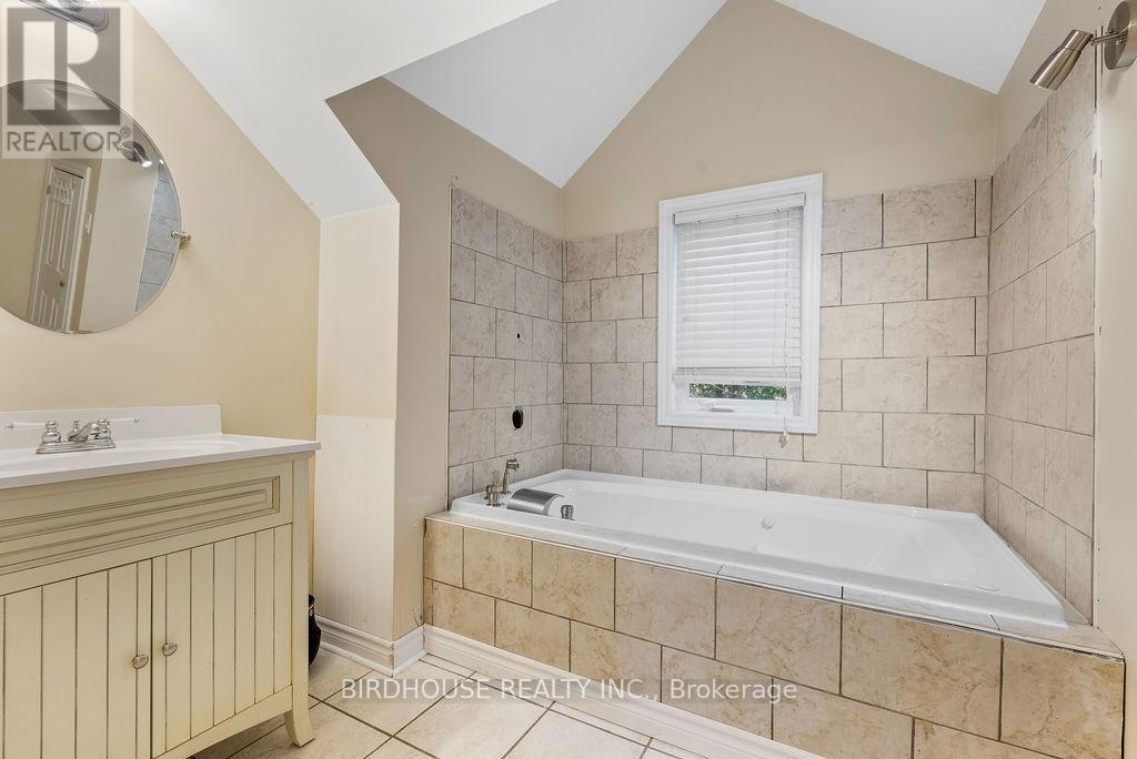 Photo 23 of 1393 Killarney Bay Road, Kawartha Lakes ON