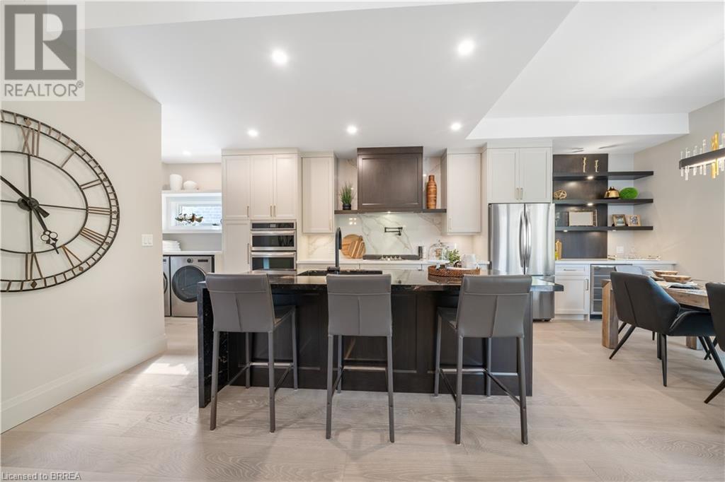 Photo 11 of 163 Parkside Drive, Brantford ON