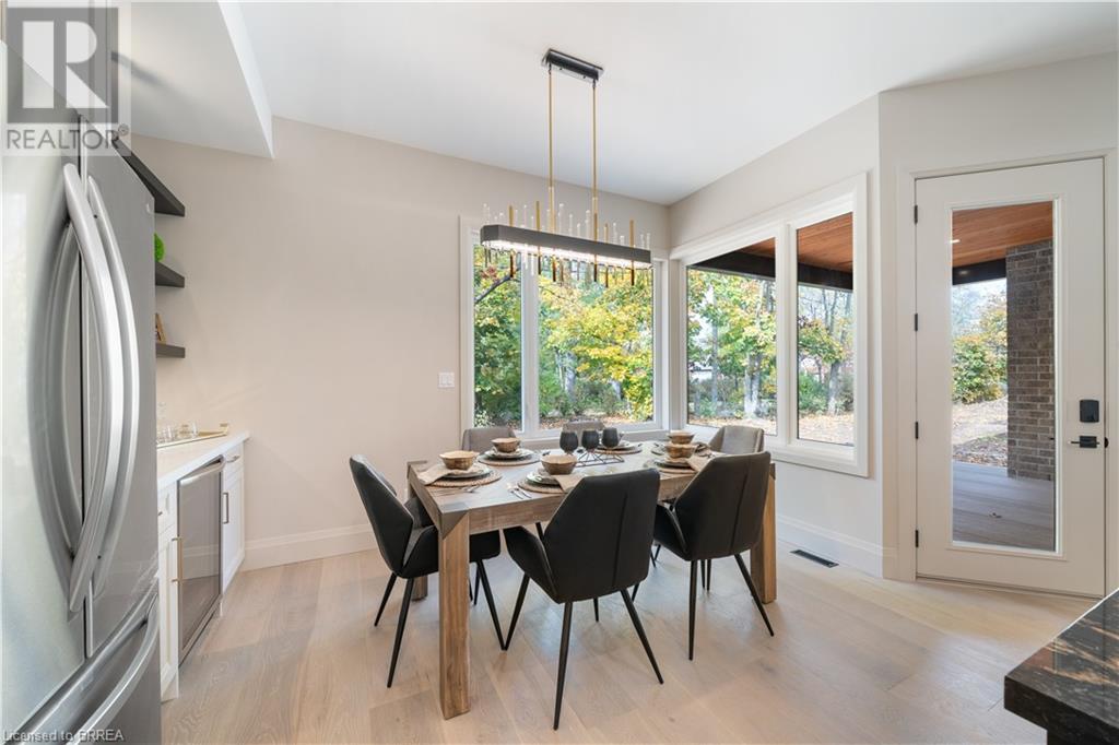 Photo 18 of 163 Parkside Drive, Brantford ON