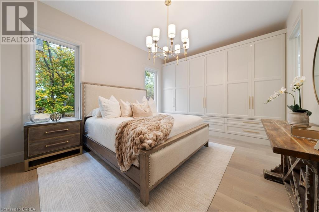 Photo 24 of 163 Parkside Drive, Brantford ON