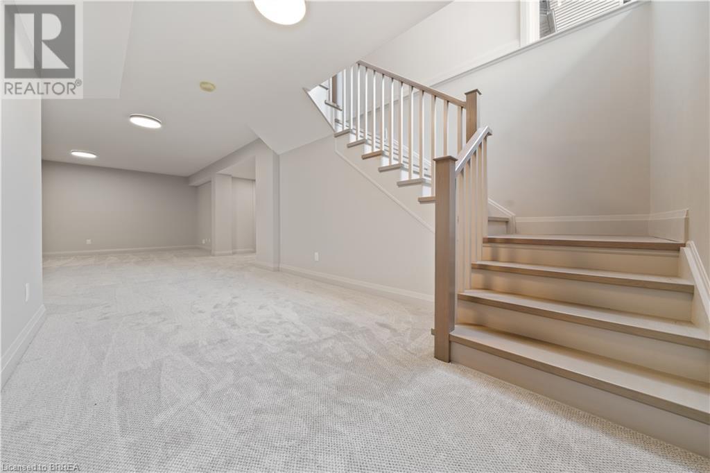 Photo 32 of 163 Parkside Drive, Brantford ON