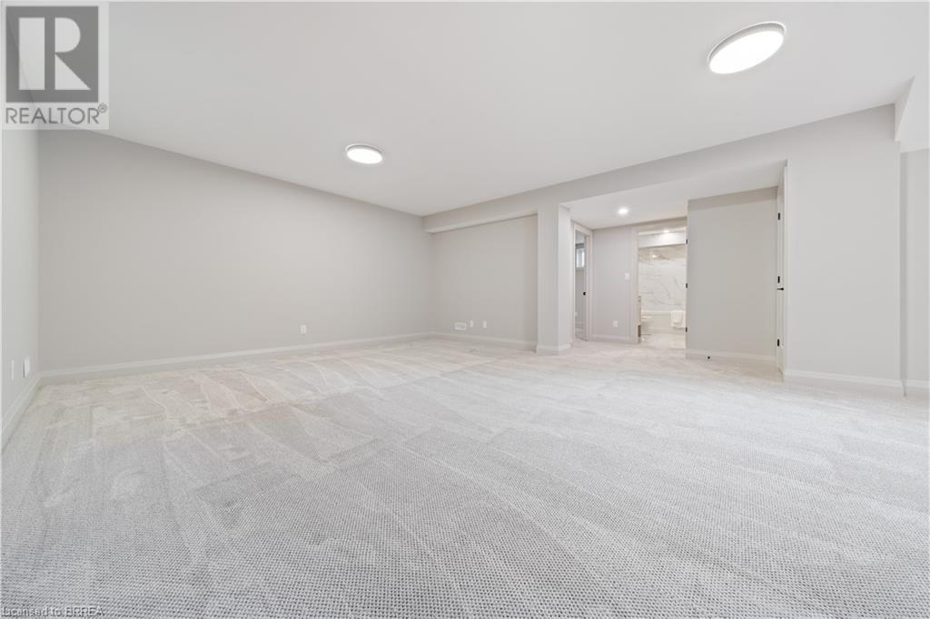 Photo 34 of 163 Parkside Drive, Brantford ON