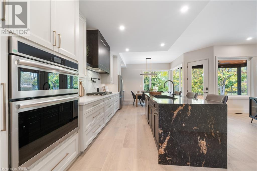 Photo 21 of 141 Parkside Drive, Brantford ON