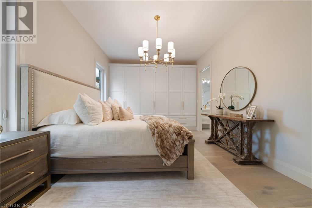 Photo 25 of 141 Parkside Drive, Brantford ON