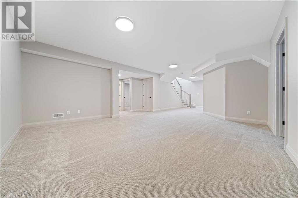 Photo 33 of 141 Parkside Drive, Brantford ON