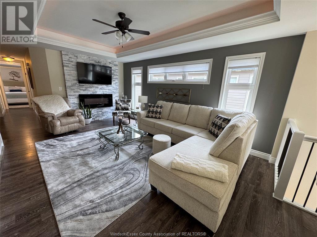 Photo 3 of 17 Woodland Street, Kingsville ON