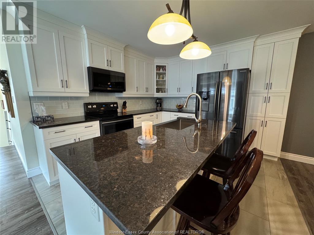 Photo 9 of 17 Woodland Street, Kingsville ON
