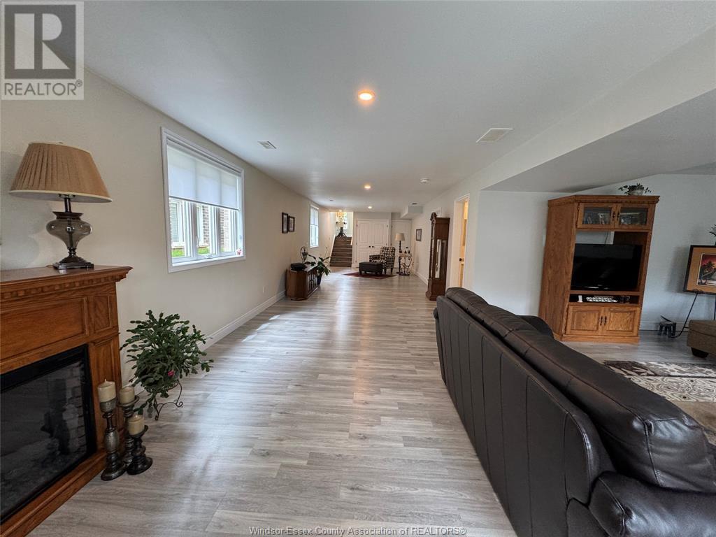 Photo 26 of 17 Woodland Street, Kingsville ON