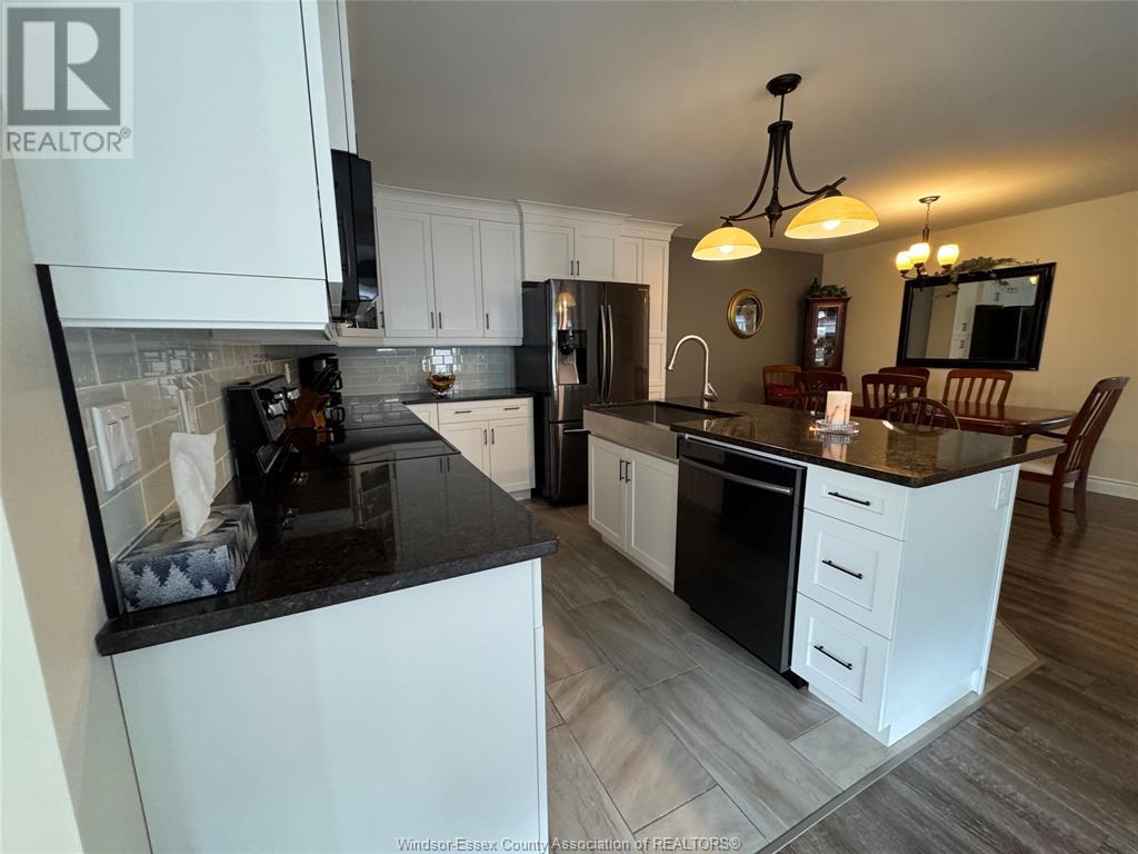 Photo 7 of 17 Woodland Street, Kingsville ON