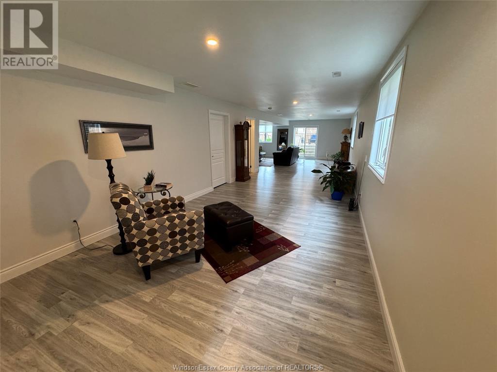 Photo 28 of 17 Woodland Street, Kingsville ON