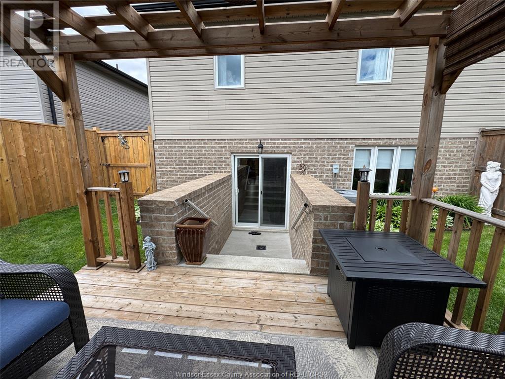 Photo 34 of 17 Woodland Street, Kingsville ON
