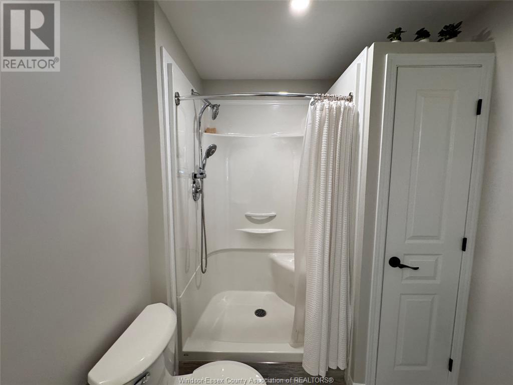 Photo 31 of 17 Woodland Street, Kingsville ON