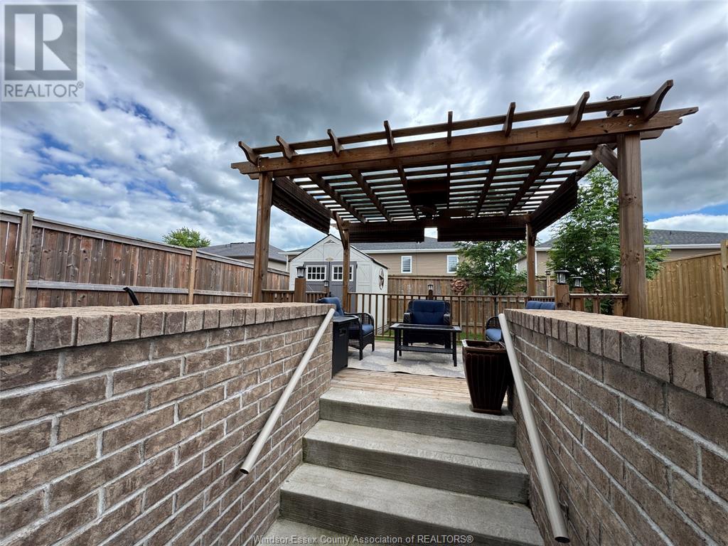 Photo 35 of 17 Woodland Street, Kingsville ON