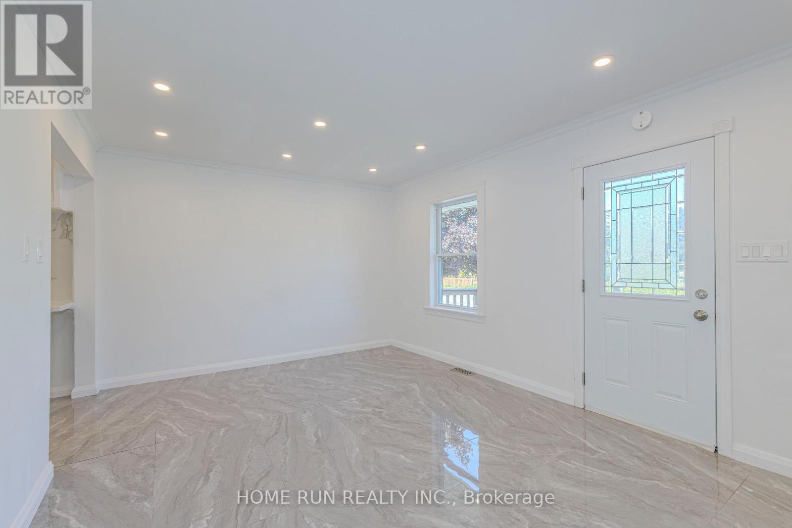 Photo 41 of 92 Meadowlands Drive, Ottawa ON