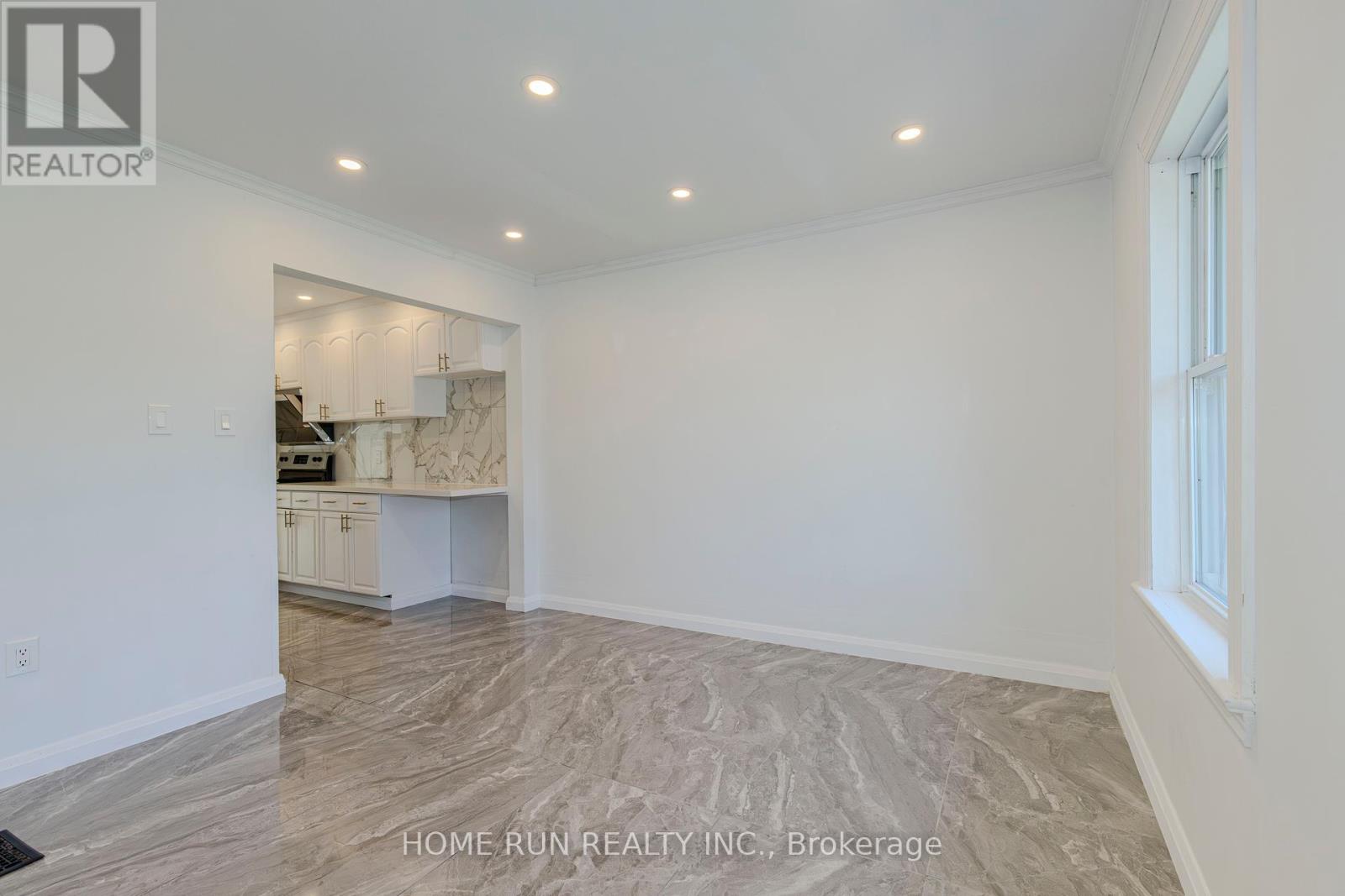 Photo 23 of 92 Meadowlands Drive, Ottawa ON
