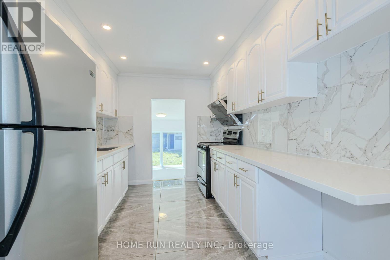 Photo 45 of 92 Meadowlands Drive, Ottawa ON