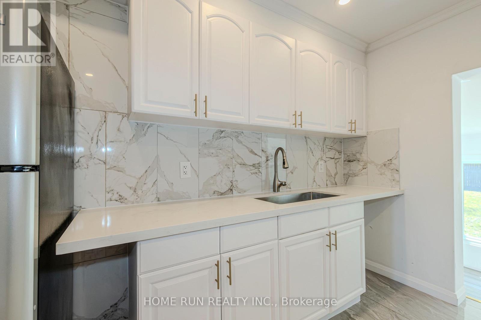Photo 3 of 92 Meadowlands Drive, Ottawa ON