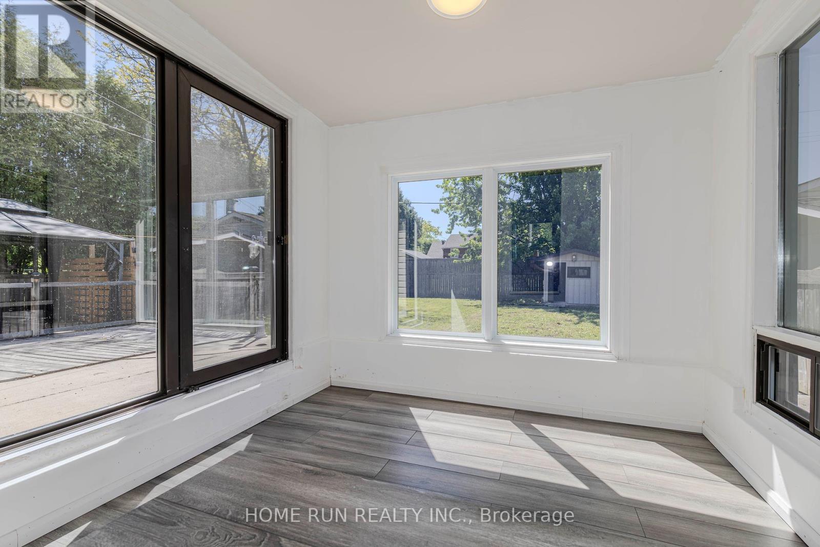 Photo 1 of 92 Meadowlands Drive, Ottawa ON