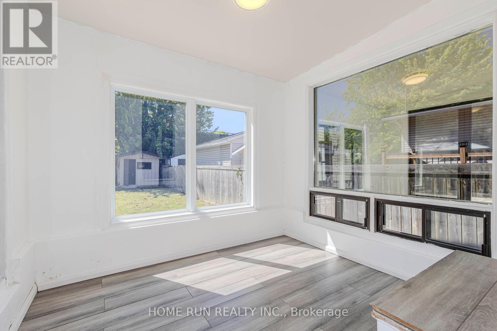 Photo 28 of 92 Meadowlands Drive, Ottawa ON