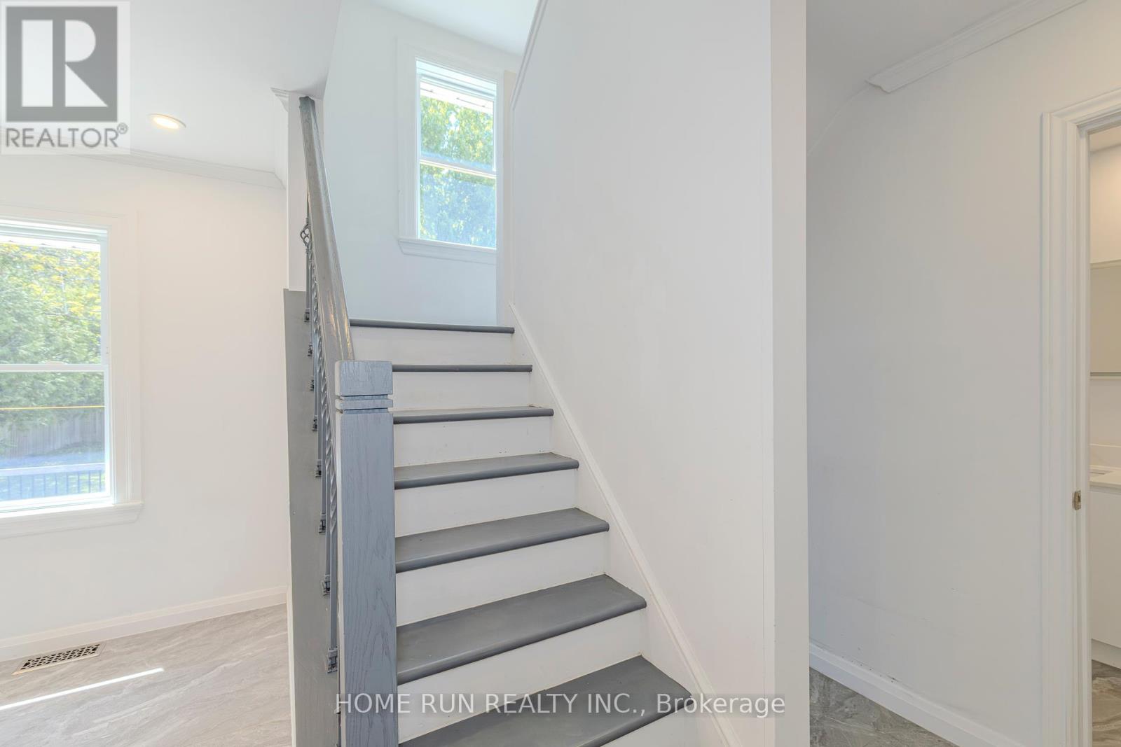 Photo 13 of 92 Meadowlands Drive, Ottawa ON
