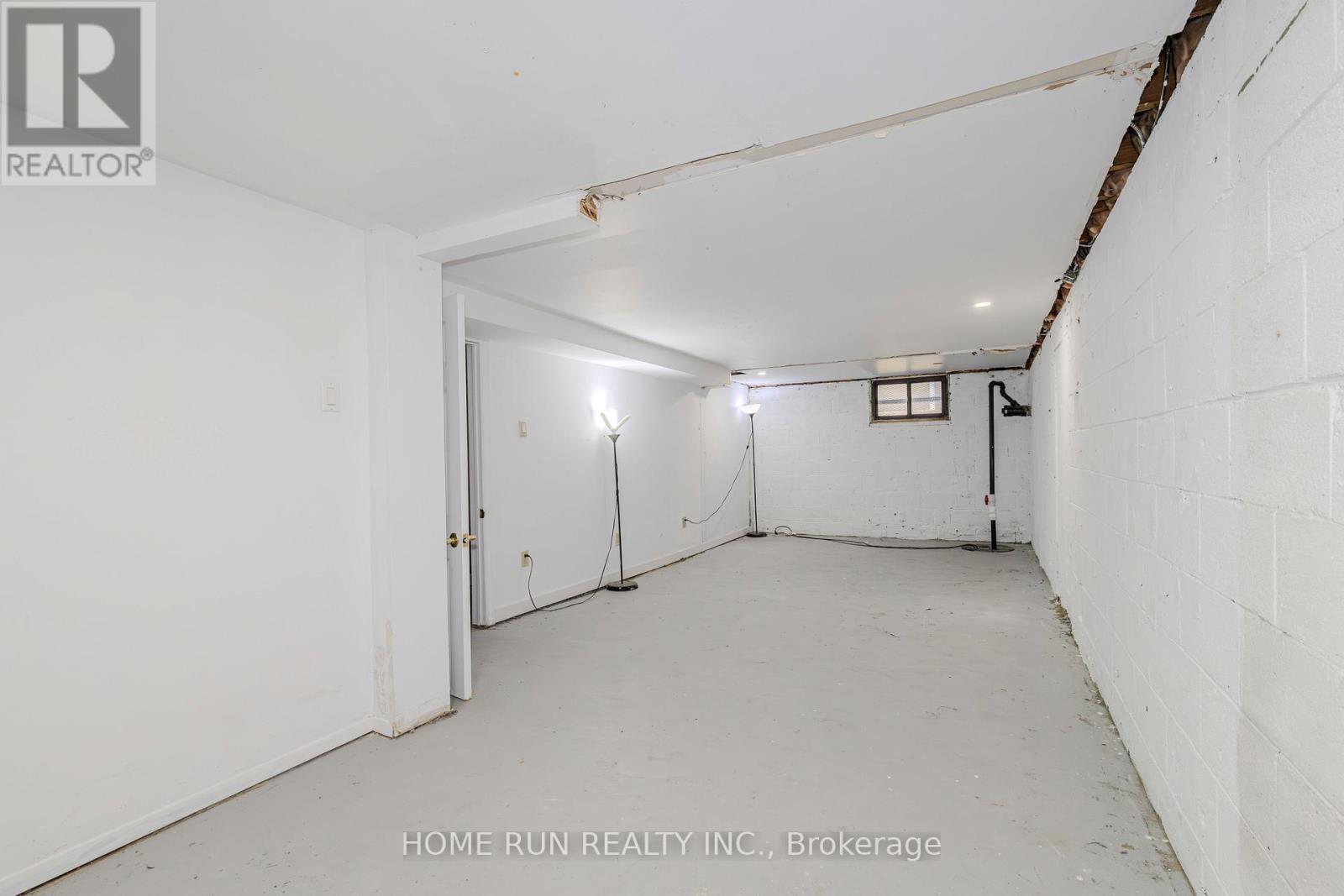 Photo 35 of 92 Meadowlands Drive, Ottawa ON