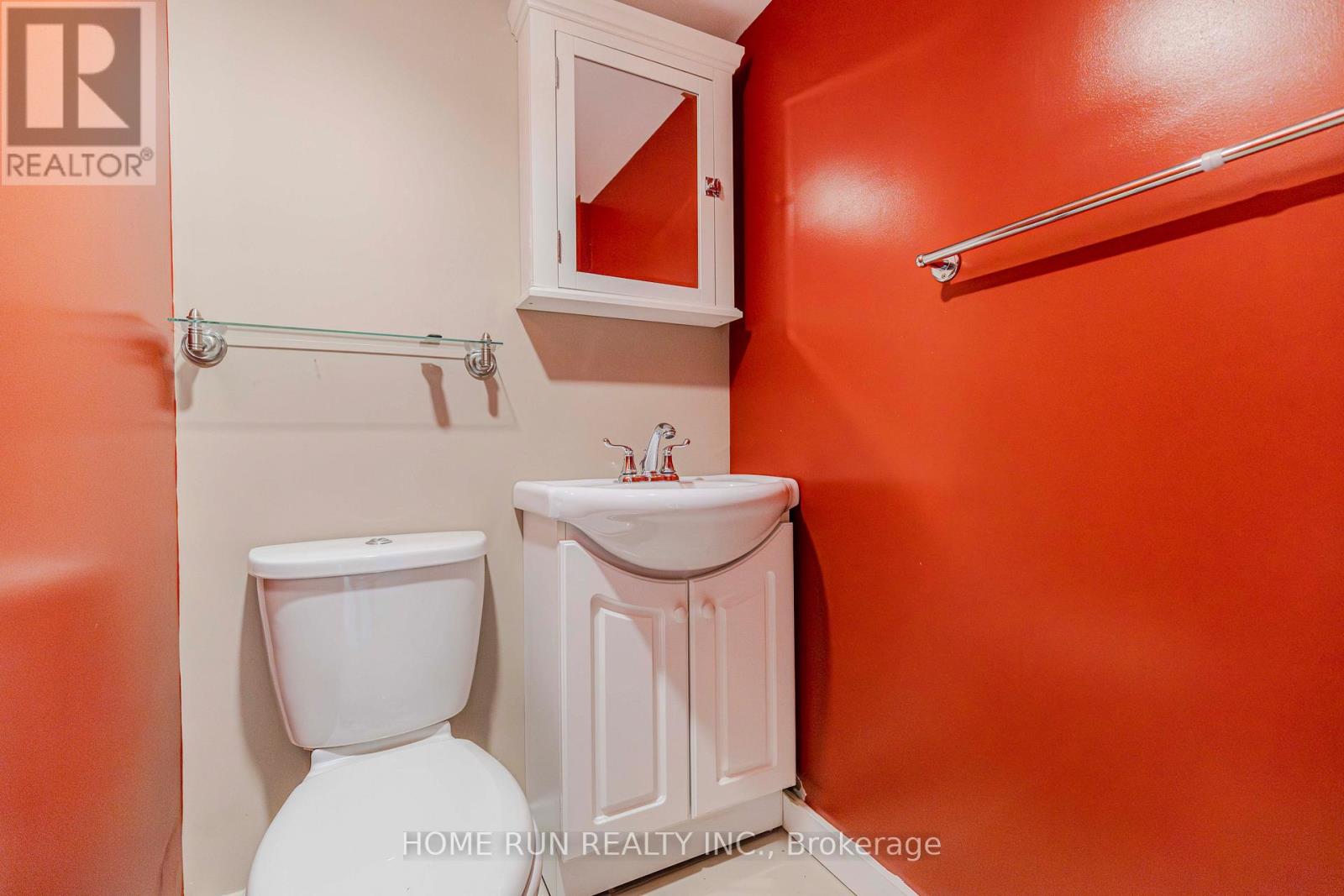 Photo 33 of 92 Meadowlands Drive, Ottawa ON