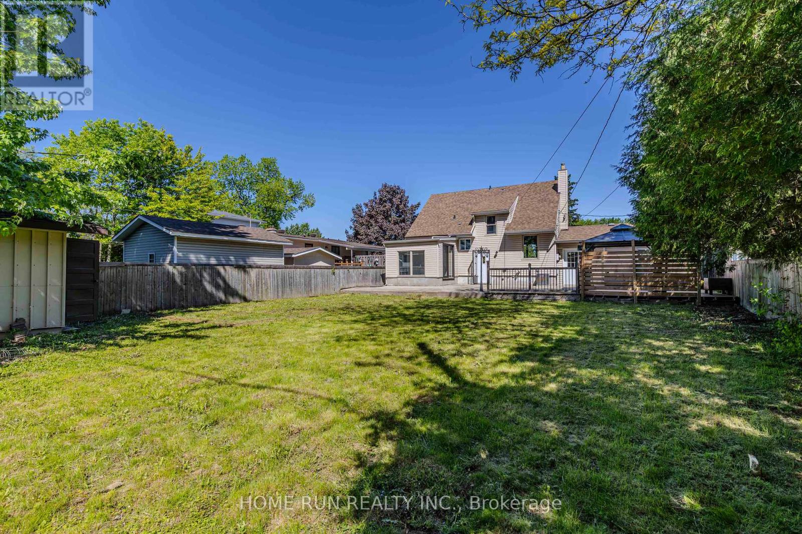 Photo 40 of 92 Meadowlands Drive, Ottawa ON