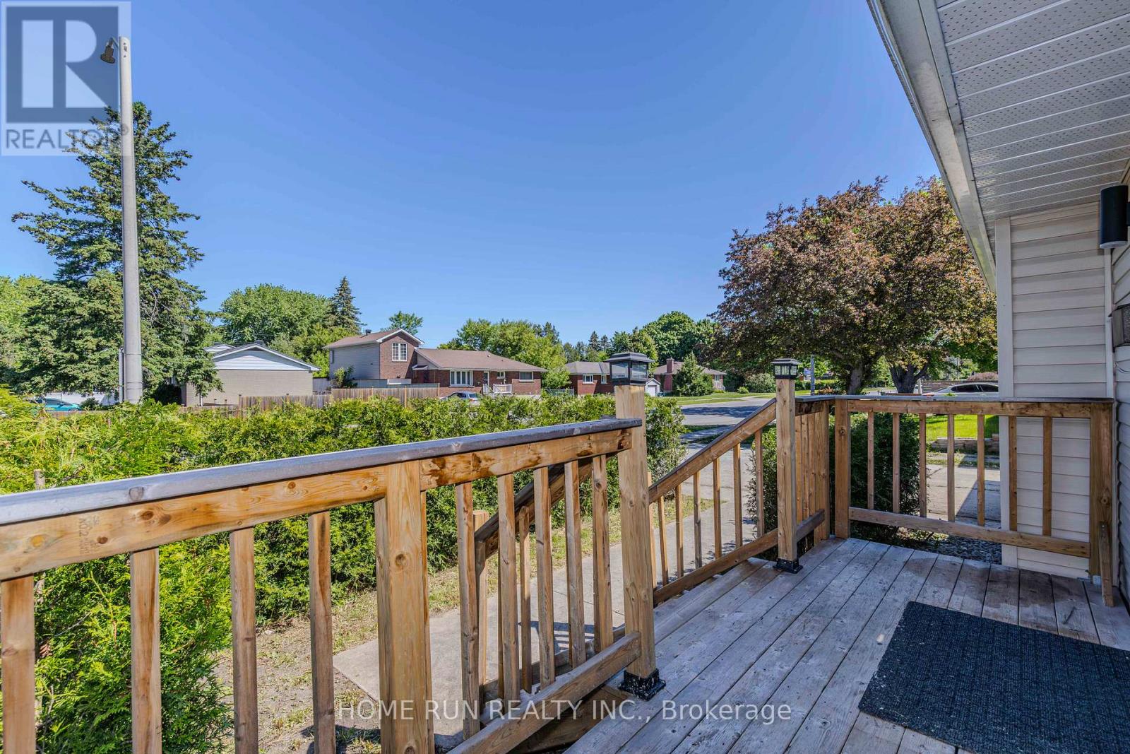 Photo 8 of 92 Meadowlands Drive, Ottawa ON
